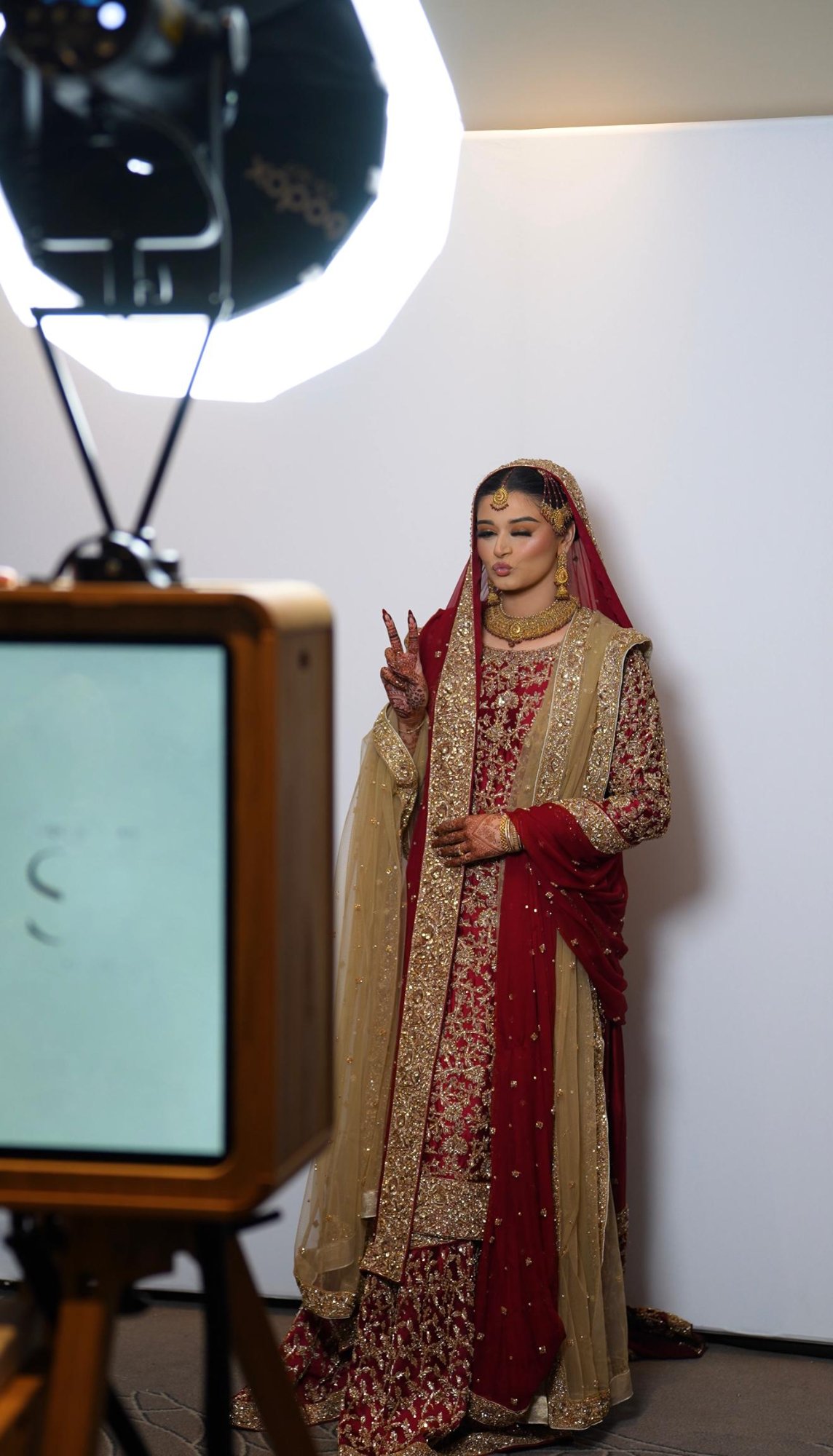 Bride using Hikaya photobooth at a luxury wedding